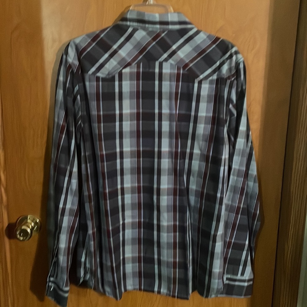 Levi’s long sleeve button down shirt - Picture 2 of 4